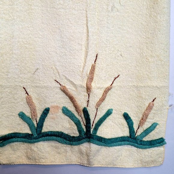 Vintage Muscogee Bath Towel Sculpted P Willows Design Pale Yellow Edge Wear - Picture 2 of 11